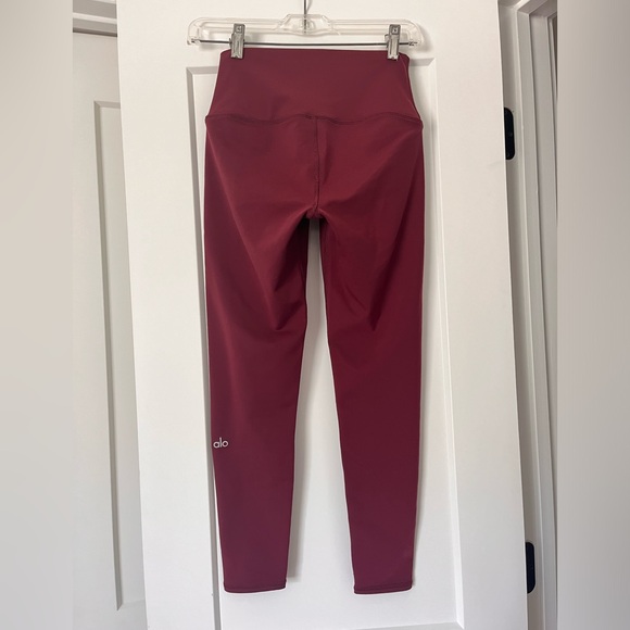 Alo 7/8 Airbrush legging in color “Black cherry” - Picture 1 of 6